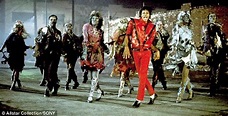 Video de Michael Jackson dirigiendo la coreografía de Thriller - La ...