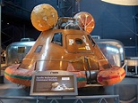 museum exhibit - Picture of Smithsonian National Air and Space Museum Steven F. Udvar-Hazy ...