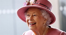 The Royal Family Shares Stunning Final Portrait of Queen Elizabeth on ...