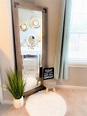 15 Ideas para decorar el rinconcito de tu cuarto con un espejo largo