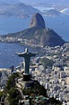 Luftbild Rio de Janeiro - Statue Cristo Redentor auf dem Berg Corcovado ...