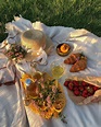 picnic aesthetic | Tumblr | Aesthetic food, Picnic food, Picnic inspiration
