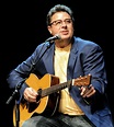 Vince Gill is no longer holding back - The Boston Globe