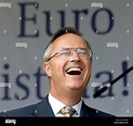 (dpa) - The German Finance Minister Hans Eichel (SPD) is laughing hard ...
