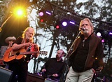 Willie Nelson, Grateful Dead's Bob Weir announce Bridgeport concert