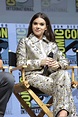 Hailee Steinfeld - "Spider-Man Into the Spider-Verse" Panel at Comic ...