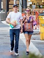 Nicky Hilton y su esposo salen a comprar pañales | Univision Famosos ...