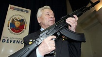 Muere Mijaíl Kaláshnikov a los 94 años, el inventor del AK-47, el fusil ...