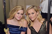 Reese Witherspoon & Daughter Ava Look Identical In 'Girls Night Out ...