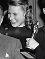 (♥) Ingrid Bergman at the 17th Annual Academy Awards holding her Best ...