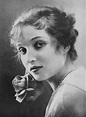 File:Alice Joyce from Photoplay 1917.jpg - Wikimedia Commons