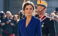 Reina Letizia, con un vestido de estreno 'classic blue' en la Pascua Militar