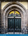 Puertas De La Iglesia De Todos Los Santos En La Alemania De Wittenberg ...