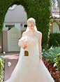 Vera Wang Ivory Lace Wedding Dress