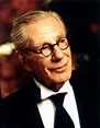 Michael Gough Kimdir, Hayatı ve Resimleri