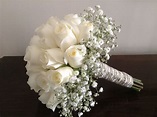 ramo de rosas blancas con volado de gypsophila #ramo #rosas https://www ...