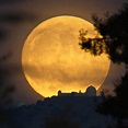 The Hunter’s Moon is here and it’s super (Photos) - The Washington Post