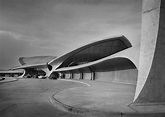The TWA Flight Center: Eero Saarinen's Masterpiece at JFK Airport