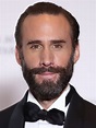 Joseph Fiennes Height - CelebsHeight.org