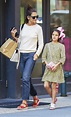 Katie Holmes e Suri Cruise passeiam juntas em Nova York - Quem | QUEM News