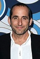 Peter Jacobson Height - CelebsHeight.org