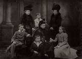 NPG Ax29330; Queen Victoria and family - Large Image - National ...