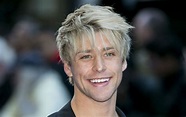 'Skins' actor Mitch Hewer opens up about battle with OCD, anxiety, and ...