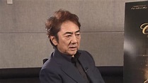 スクルージ役 市村正親さんインタビュー - YouTube