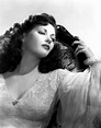 Yvonne De Carlo | Yvonne de carlo, Old hollywood stars, Vintage ...