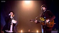 Gruff Rhys feat. Cerys Matthews - Space Dust #2 (Live) - YouTube