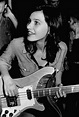 Kira Roessler, bassist for Black Flag, 1984 | Musica instrumentos ...