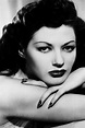 30 Stunning Black and White Portraits of Yvonne De Carlo From Between ...