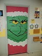Grinch | Decoracion de puertas navideñas, Puertas decoradas ...