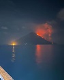 Stromboli in eruzione, uno spettacolo incredibile. Cosa significa l ...