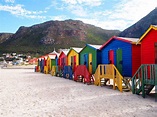 As cores de Muizenberg Beach em Cape Town, África do Sul - Follow the ...