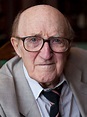 Oliver! actor Ron Moody dies aged 91 | HELLO!