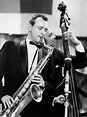 saxophone player Jimmy Giuffre at Intern - en reproduction imprimée ou ...