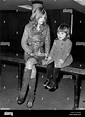 Marianne Faithfull avec son fils Nicholas, 1969 © CCR /Le Hollywood ...