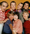 The cast of Laverne and Shirley, 1976. : r/OldSchoolCool