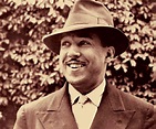 Langston Hughes Biography - Facts, Childhood, Family Life & Achievements