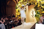 17 de los vestidos de novia más bellos de Yves Saint Laurent | Vogue España