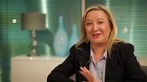 Sinead Daly talks about life as a Travel Counsellor - YouTube