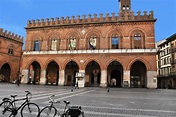 Loggia Dei Militi and the Palazzo Del Comune, Cremona Editorial Photo ...