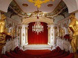 Schlosstheater im Neuen Palais wiedereröffnet: Seufzer aus Rot und Gold