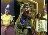 The Mystic Knights Of The Oingo Boingo on The Gong Show (1976) - YouTube