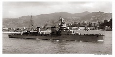[2880x1434] The Italian light cruiser Giovanni dalle Bande Nere leaving ...