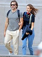 Jake Gyllenhaal steps out in New York City with his girlfriend - WSTale.com