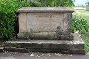 File:Grave of Sir Richard Phillips (1767–1840), St Nicholas' Western ...