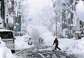 日本的大雪「立往生」：破紀錄降雪的公路車輛大冰封 | 過去24小時 | 轉角國際 udn Global