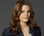Stana Katic Biography - Facts, Childhood, Family Life & Achievements of ...